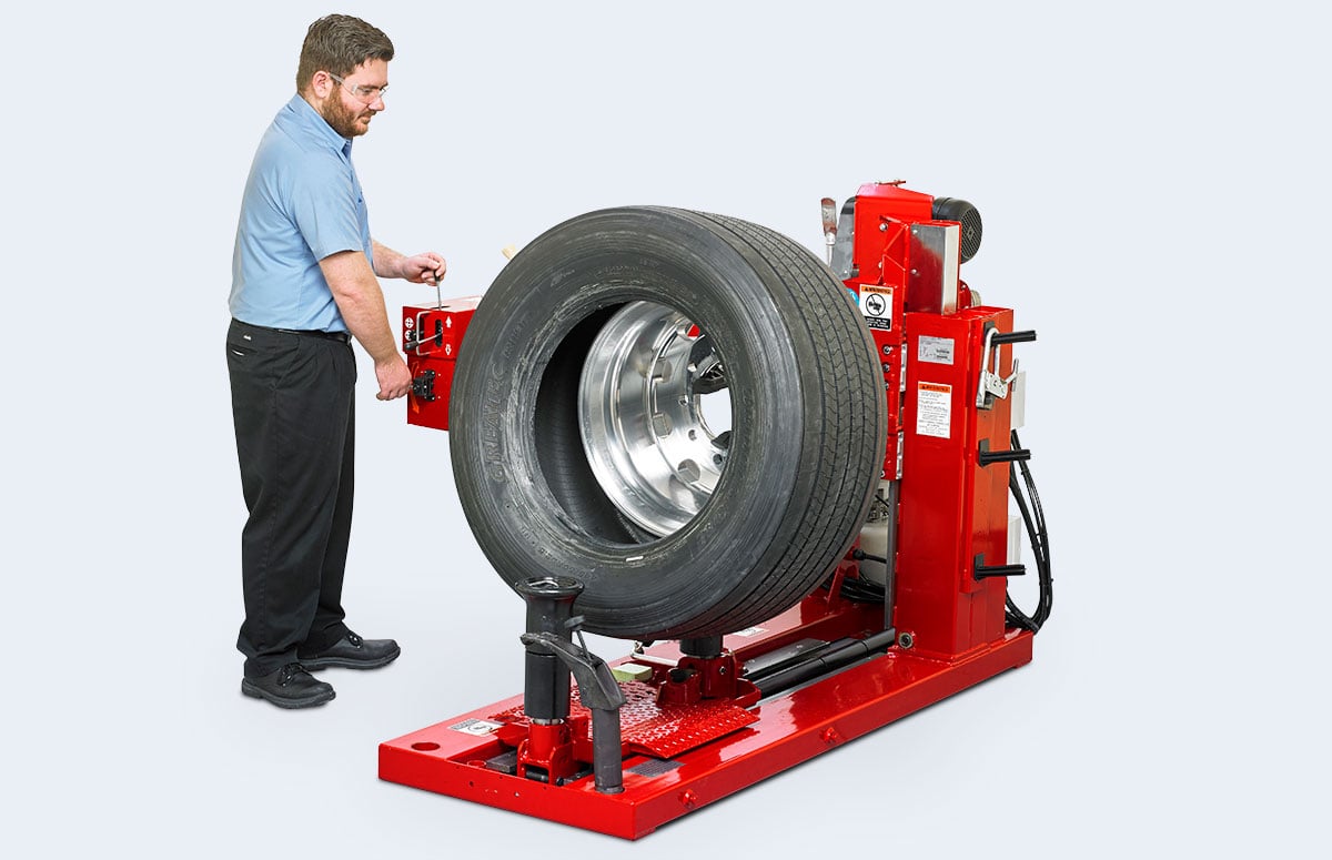 Heavy-Duty Tire Changers | Hunter Engineering Company®